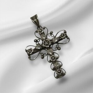 VINTAGE Pendant Filigree Cross Floral motifs Sterling silver stamped 925